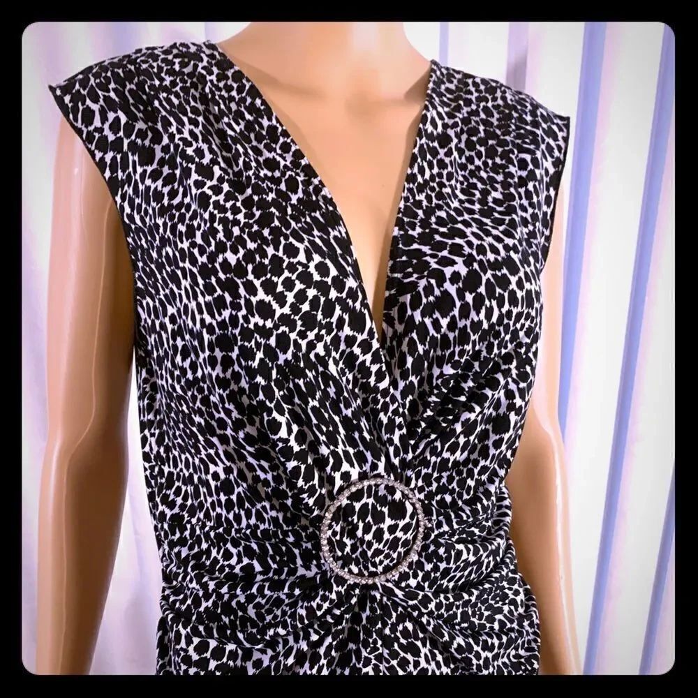 Coin V Neck Rhinestone Crystal Gathered Jewelry Black White Short Sleeve Top